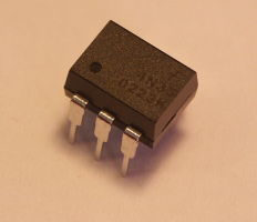 4N35 optocoupler in DIP-6 package
